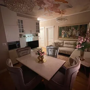 Deoni Luxury Apartment